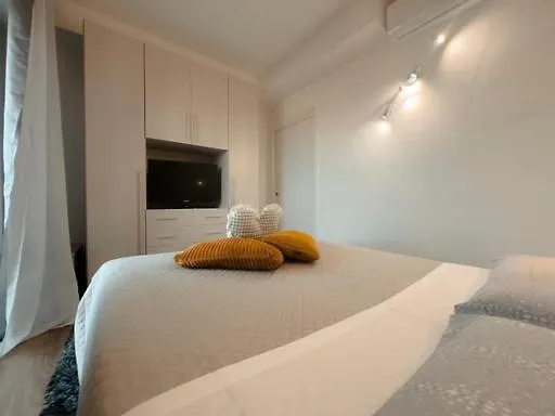 דירה New Carrara Hospital